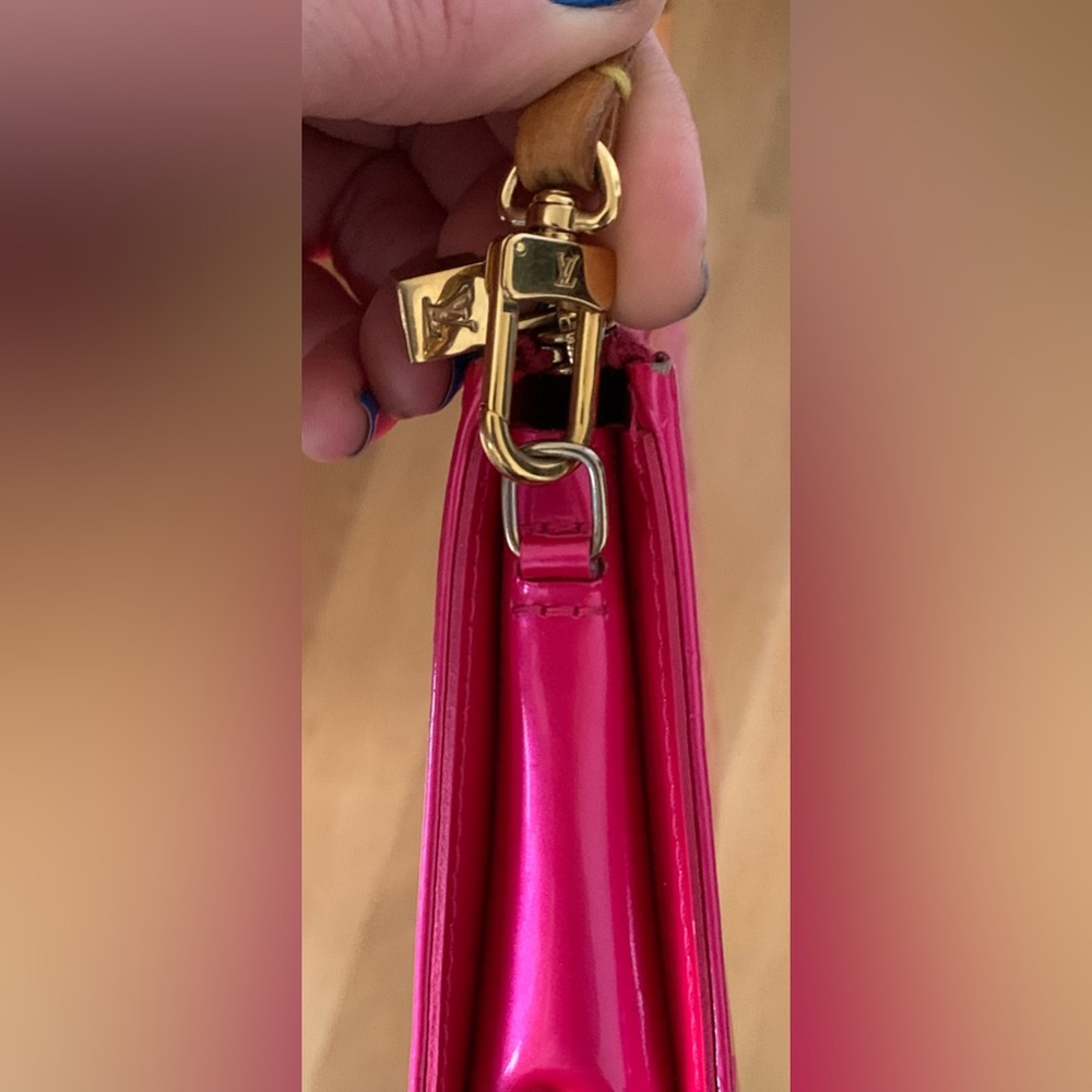 Louis Vuitton Pink Shoulder Bag - Picture 9 of 12